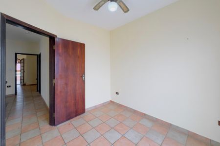 Casa para alugar com 242m², 4 quartos e 2 vagas Casa para alugar com 242m², 4 quartos e 2 vagasQuarto 3