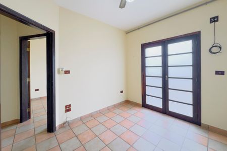 Casa para alugar com 242m², 4 quartos e 2 vagas Casa para alugar com 242m², 4 quartos e 2 vagasQuarto 2