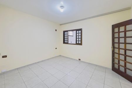 Casa para alugar com 242m², 4 quartos e 2 vagas Casa para alugar com 242m², 4 quartos e 2 vagasQuarto 4