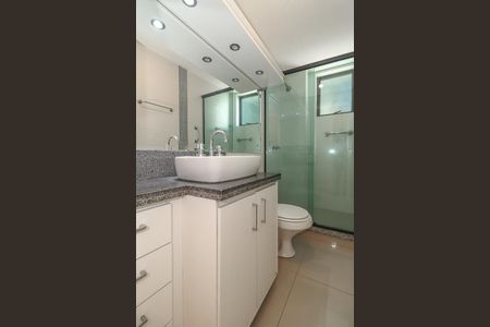 Apartamento à venda com 86m², 2 quartos e 2 vagasBanheiro da Suíte