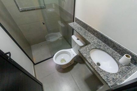 Banheiro Social de casa para alugar com 1 quarto, 30m² em Vila Buenos Aires, São Paulo