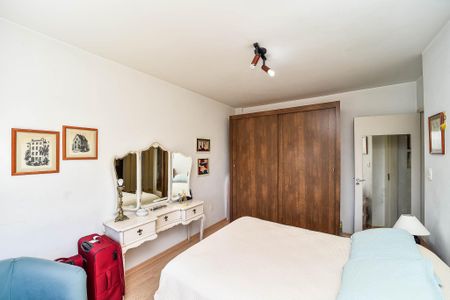 Quarto 1 de apartamento à venda com 2 quartos, 77m² em Mont’serrat, Porto Alegre