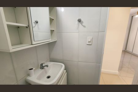 Apartamento à venda com 72m², 3 quartos e 1 vaga Apartamento à venda com 72m², 3 quartos e 1 vagaBanheiro