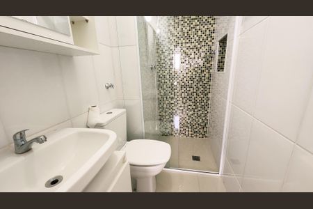 Apartamento à venda com 72m², 3 quartos e 1 vaga Apartamento à venda com 72m², 3 quartos e 1 vagaBanheiro da Suíte