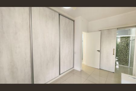 Apartamento à venda com 72m², 3 quartos e 1 vaga Apartamento à venda com 72m², 3 quartos e 1 vagaSuíte