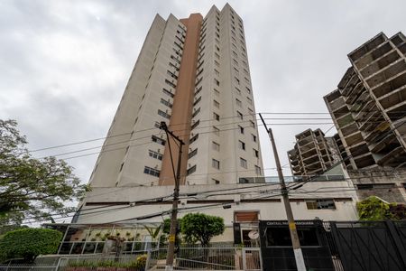 Apartamento para alugar com 76m², 3 quartos e 1 vaga Apartamento para alugar com 76m², 3 quartos e 1 vagaFachada