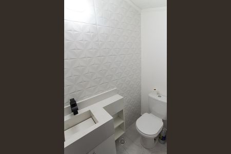 Casa à venda com 70m², 2 quartos e 2 vagasLavabo