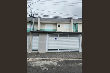 Casa à venda com 70m², 2 quartos e 2 vagasFachada