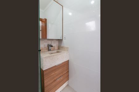 Casa à venda com 70m², 2 quartos e 2 vagasBanheiro da Suíte 1