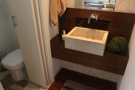 Apartamento à venda com 160m², 2 quartos e 2 vagasLavabo