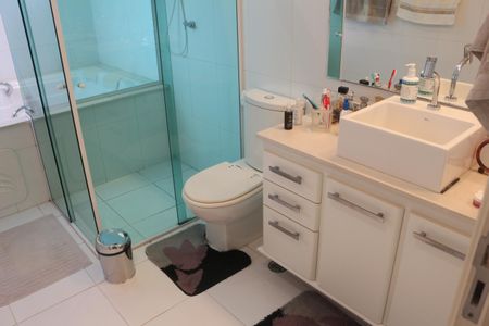 Apartamento à venda com 160m², 2 quartos e 2 vagasBanheiro da Suíte 2