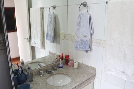 Apartamento à venda com 160m², 2 quartos e 2 vagasBanheiro da Suíte 1