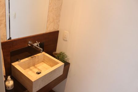 Apartamento à venda com 160m², 2 quartos e 2 vagasLavabo