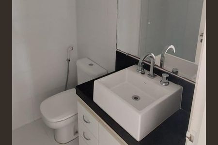 Banheiro Social de apartamento à venda com 3 quartos, 70m² em Jardim Aeroporto, São Paulo