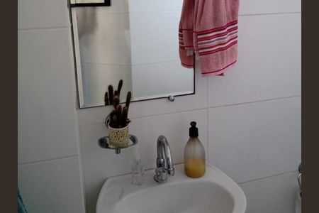 Lavabo de apartamento à venda com 3 quartos, 70m² em Jardim Aeroporto, São Paulo
