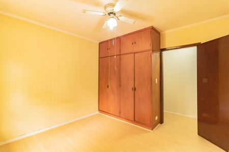 Casa à venda com 250m², 4 quartos e 2 vagasQuarto 2