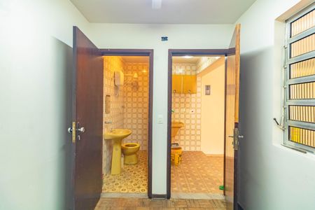 Casa à venda com 250m², 4 quartos e 2 vagasBanheiro de Serviço