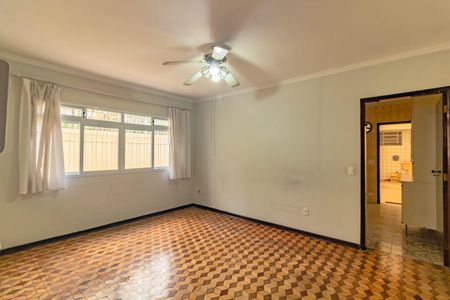 Casa à venda com 250m², 4 quartos e 2 vagasSala
