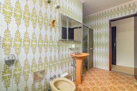 Casa à venda com 250m², 4 quartos e 2 vagasBanheiro da Suíte