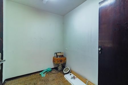 Casa à venda com 250m², 4 quartos e 2 vagasQuarto de Serviço