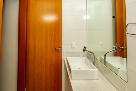 Apartamento à venda com 180m², 3 quartos e 2 vagasBanheiro Social