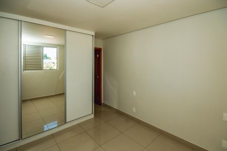 Apartamento à venda com 180m², 3 quartos e 2 vagasQuarto 3