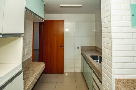 Apartamento à venda com 180m², 3 quartos e 2 vagasCozinha