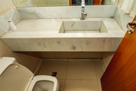 Apartamento à venda com 180m², 3 quartos e 2 vagasBanheiro de Serviço