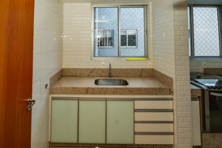 Apartamento à venda com 180m², 3 quartos e 2 vagasCozinha