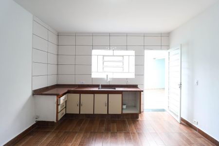 Casa para alugar com 70m², 2 quartos e 2 vagasCozinha