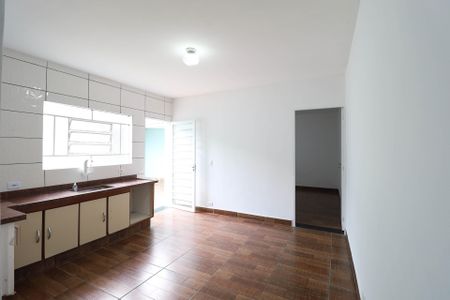 Casa para alugar com 70m², 2 quartos e 2 vagasCozinha