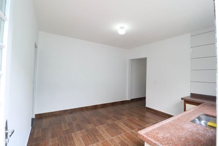 Casa para alugar com 70m², 2 quartos e 2 vagasCozinha