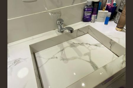 Apartamento à venda com 52m², 2 quartos e sem vagaBanheiro