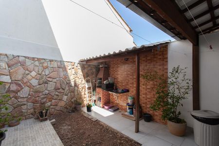 Casa à venda com 140m², 2 quartos e 2 vagas Casa à venda com 140m², 2 quartos e 2 vagasEspaço Gourmet