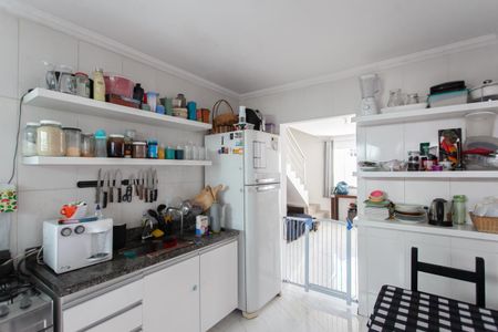 Casa à venda com 140m², 2 quartos e 2 vagas Casa à venda com 140m², 2 quartos e 2 vagasCozinha