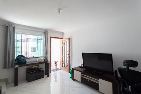 Casa à venda com 140m², 2 quartos e 2 vagas Casa à venda com 140m², 2 quartos e 2 vagasSala