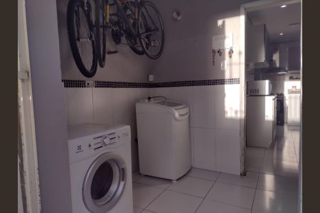 Apartamento à venda com 72m², 2 quartos e sem vaga Apartamento à venda com 72m², 2 quartos e sem vagaLavanderia
