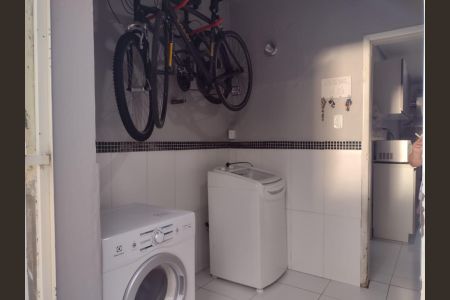 Apartamento à venda com 72m², 2 quartos e sem vaga Apartamento à venda com 72m², 2 quartos e sem vagaLavanderia