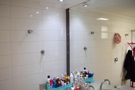 Apartamento à venda com 186m², 3 quartos e 2 vagas Apartamento à venda com 186m², 3 quartos e 2 vagasBanheiro da Suíte 1