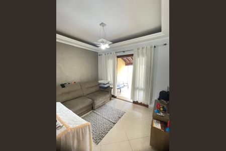 Casa à venda com 250m², 3 quartos e 2 vagasFoto 01