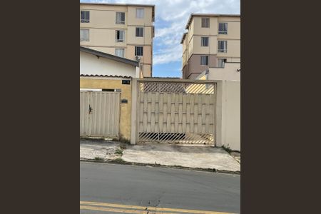 Casa à venda com 250m², 3 quartos e 2 vagasFoto 01