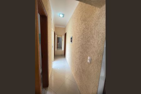 Casa à venda com 250m², 3 quartos e 2 vagasFoto 01