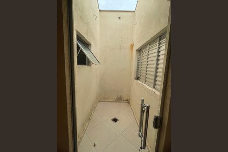 Casa à venda com 250m², 3 quartos e 2 vagasFoto 01