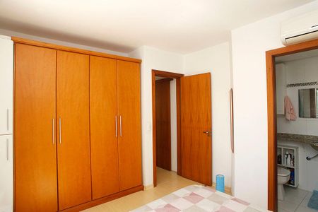 Apartamento à venda com 230m², 2 quartos e 2 vagasSuíte