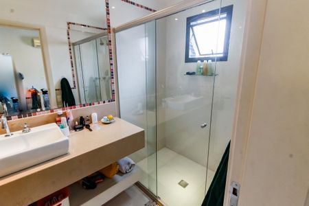 Apartamento para alugar com 154m², 3 quartos e 3 vagas Apartamento para alugar com 154m², 3 quartos e 3 vagasBanheiro da Suíte 1