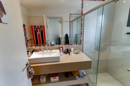 Apartamento para alugar com 154m², 3 quartos e 3 vagas Apartamento para alugar com 154m², 3 quartos e 3 vagasBanheiro da Suíte 1