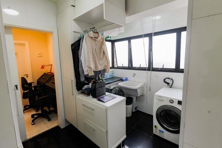 Apartamento para alugar com 154m², 3 quartos e 3 vagas Apartamento para alugar com 154m², 3 quartos e 3 vagasÁrea de Serviço