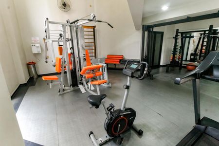 Apartamento para alugar com 154m², 3 quartos e 3 vagas Apartamento para alugar com 154m², 3 quartos e 3 vagasÁrea comum - Academia