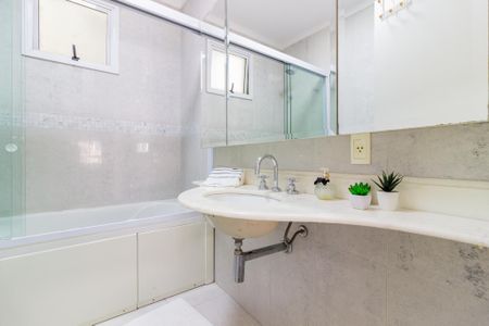 Apartamento à venda com 92m², 2 quartos e 2 vagasBanheiro da Suíte 2