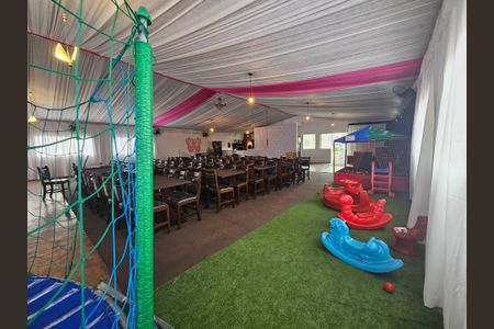 Casa à venda com 560m², 8 quartos e 10 vagas Casa à venda com 560m², 8 quartos e 10 vagasSalão de Festas